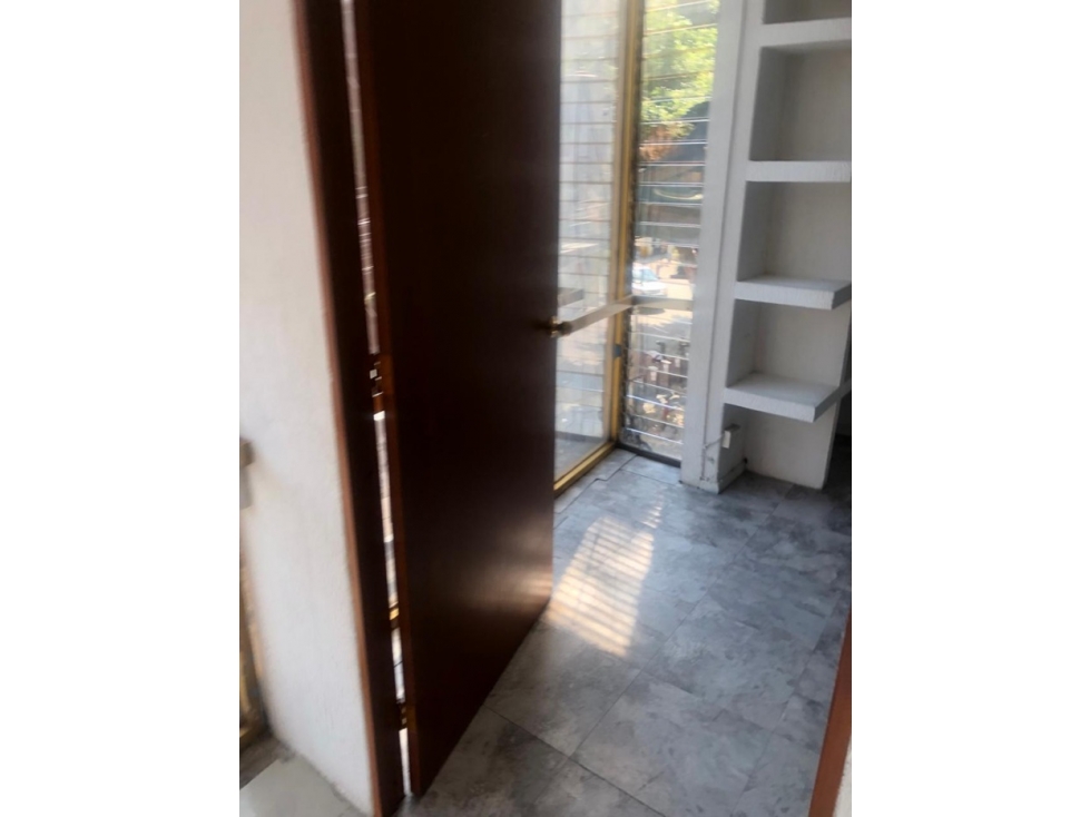 Renta de Oficina con 1 Privado y Area abierta 1 Baño Col. Hipódromo — foto 5