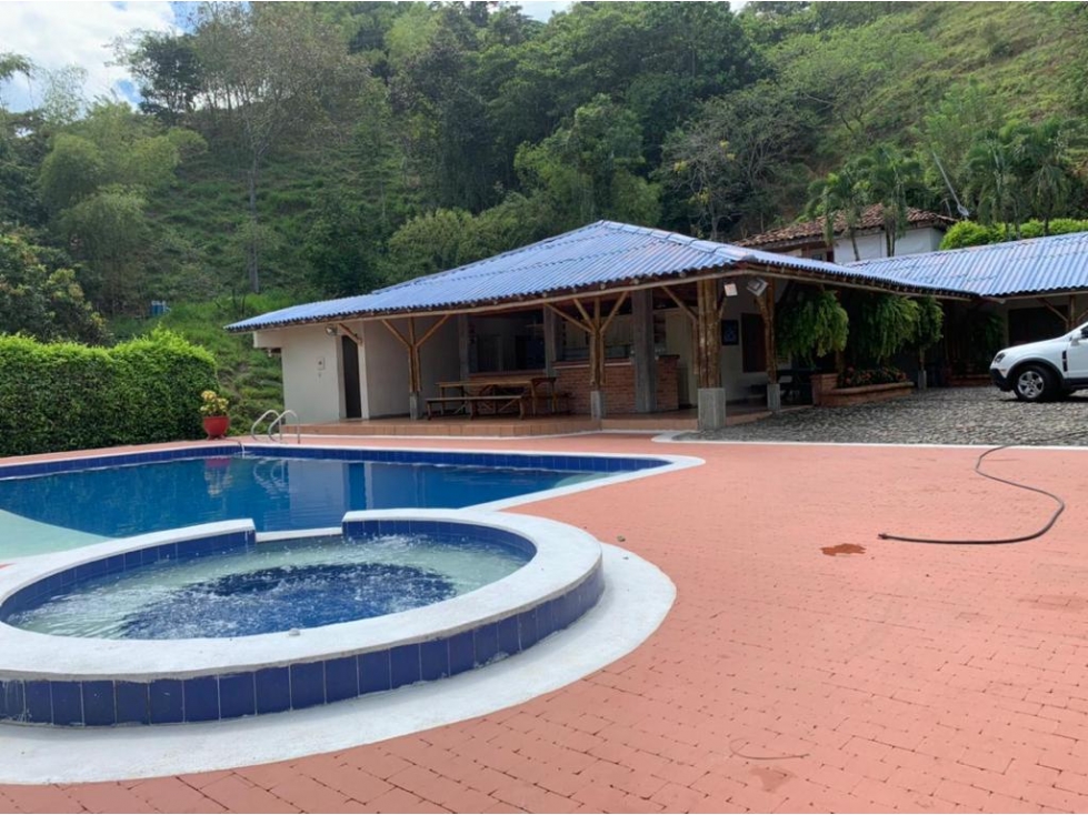 VENDO ESPECTACULAR CASA FINCA EN SANTUARIO A 10 MIN DE LA VIRGINIA - 2
