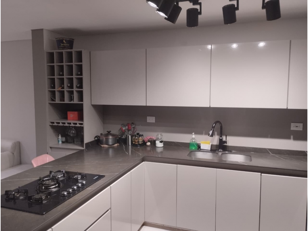 VENTA DE CASA EN EL SECTOR DEL POBLADO COD 9689207 — foto 2