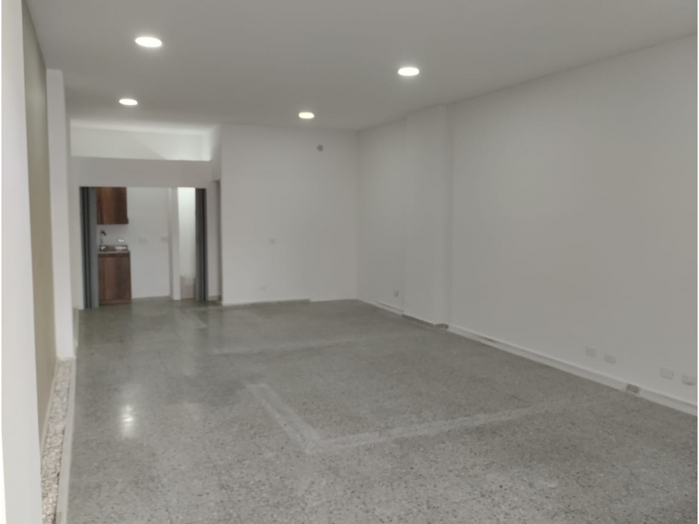 ARRIENDO LOCAL EN EL SECTOR DE LOS ALPES COD 9494756