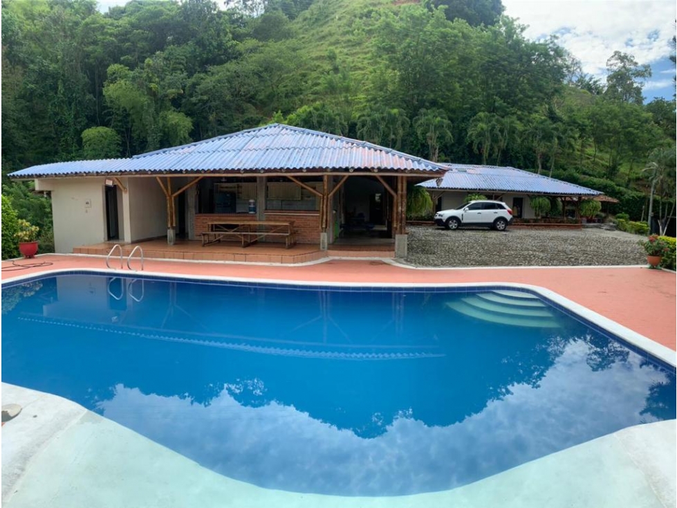 VENDO ESPECTACULAR CASA FINCA EN SANTUARIO A 10 MIN DE LA VIRGINIA - 3