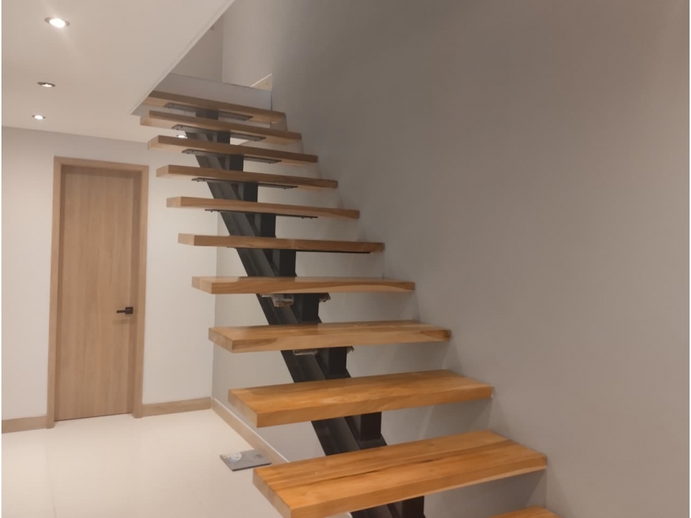 VENTA DE CASA EN EL SECTOR DEL POBLADO COD 9689207 — foto 4