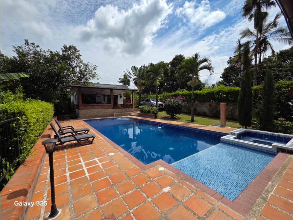 SE ALQUILA FINCA POR NOCHES SECTOR MORELIA COD 10236821