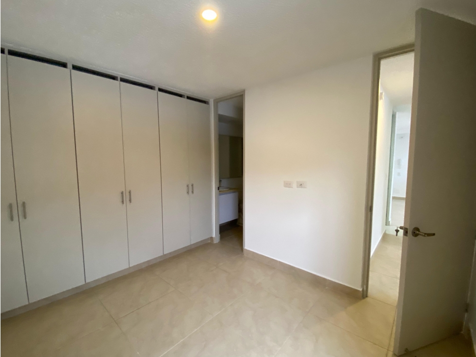 SE VENDE APARTAMENTO EN EL SECTOR DEL POBLADO COD 8636892 — foto 6