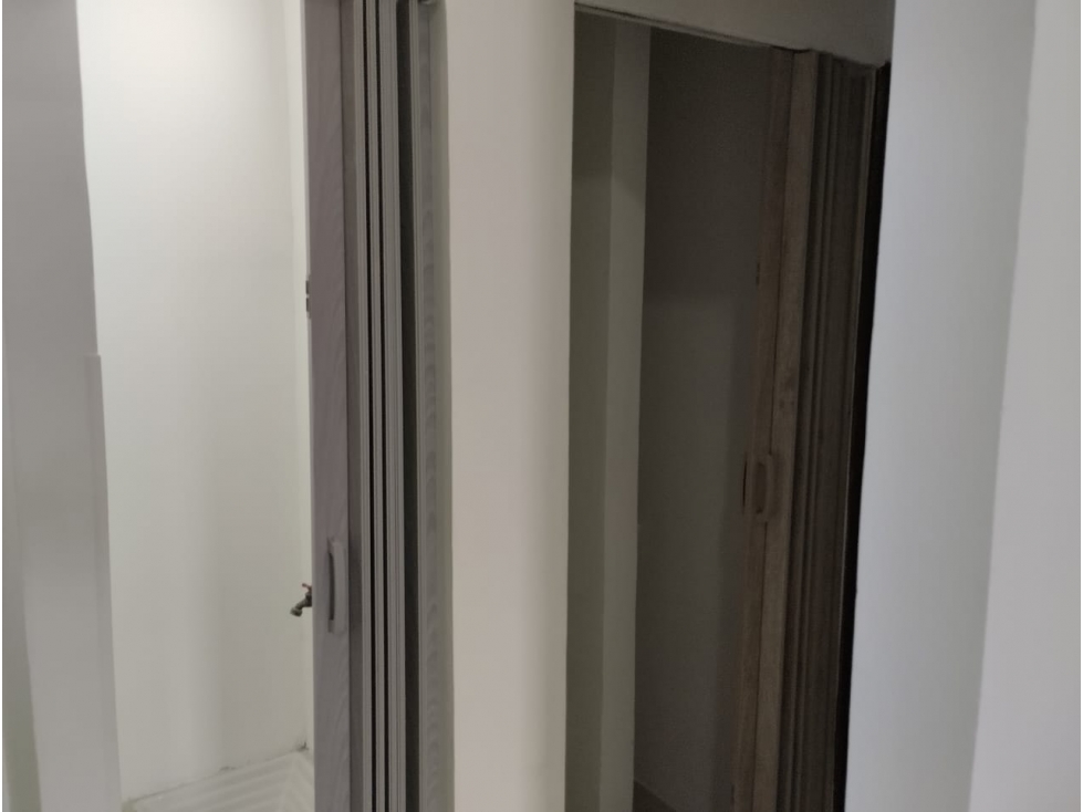 ARRIENDO LOCAL EN EL SECTOR DE LOS ALPES COD 9494756 — foto 3