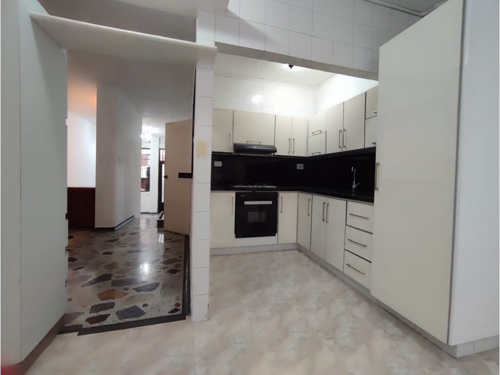 VENTA DE CASA EN EL SECTOR DE PINARES COD 9796616