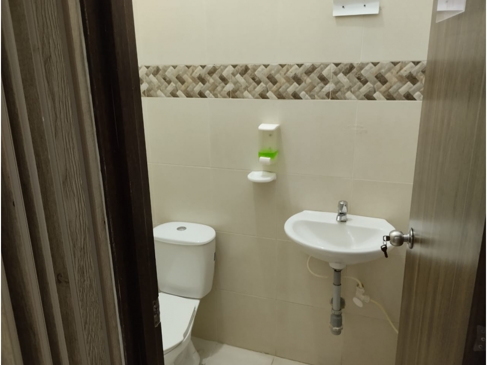 ARRIENDO LOCAL EN EL SECTOR DE LOS ALPES COD 9494756 — foto 4