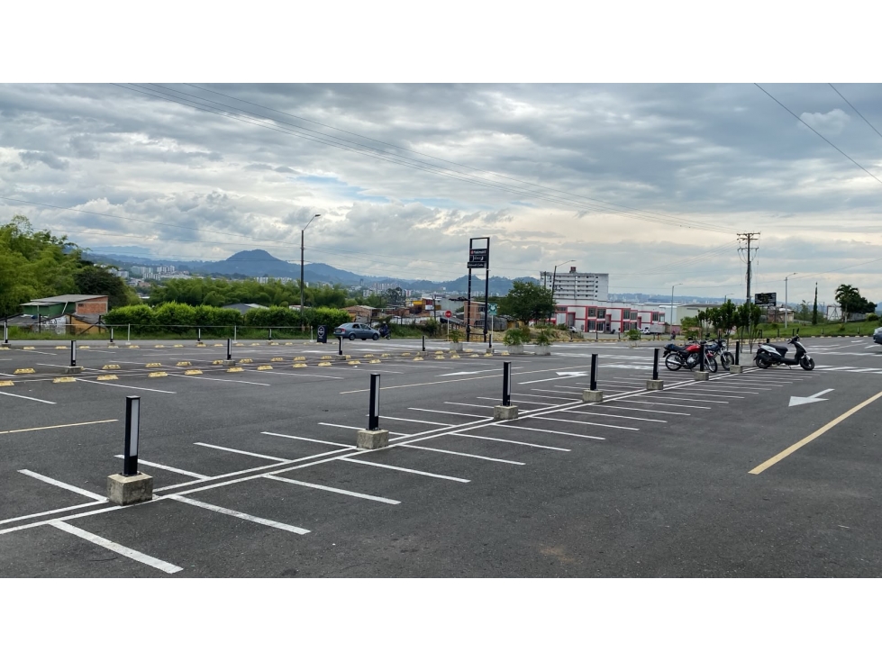ARRIENDO LOCAL COMERCIAL EN DOSQUEBRADAS COD 10315939 - 2