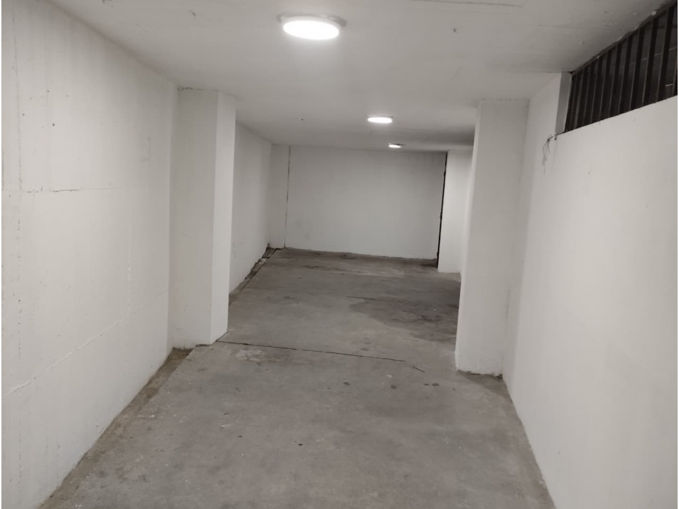 ALQUILO BODEGA SECTOR CIRCUNVALAR COD - 1