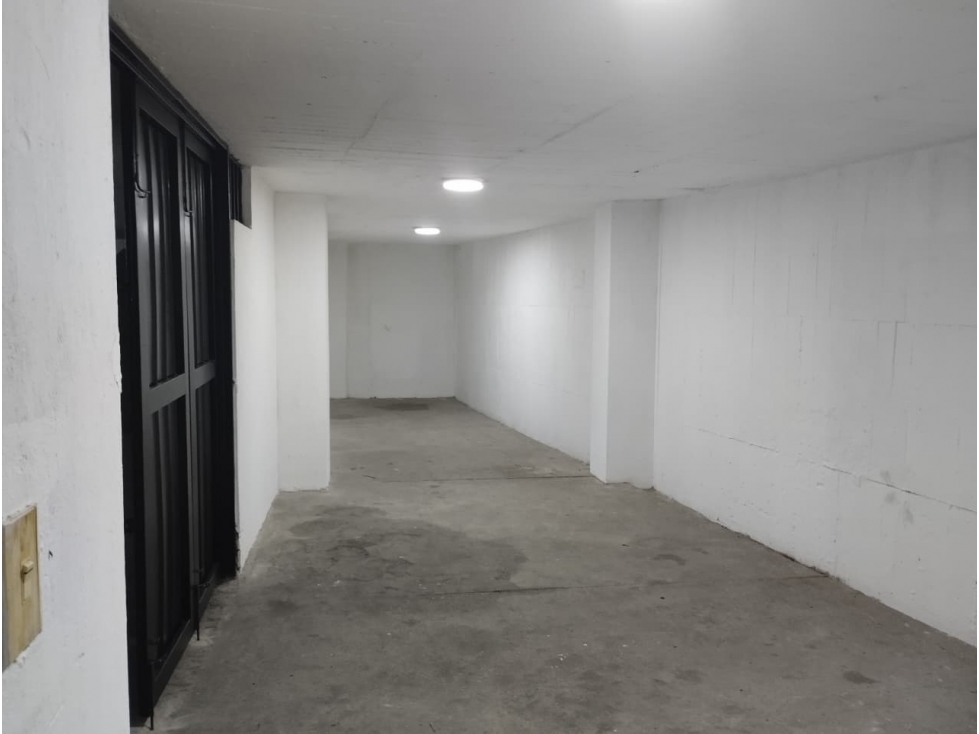 ALQUILO BODEGA SECTOR CIRCUNVALAR COD - 2