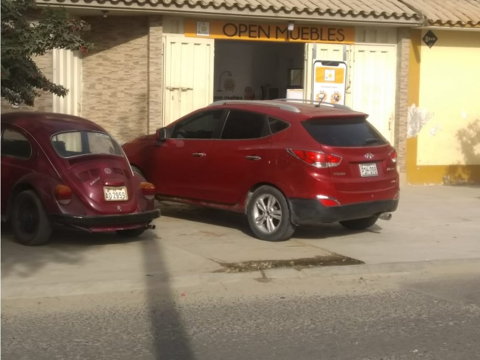 ALQUILO LOCAL COMERCIAL EN AV. IRAZOLA DE CASTILLA - PIURA - 2