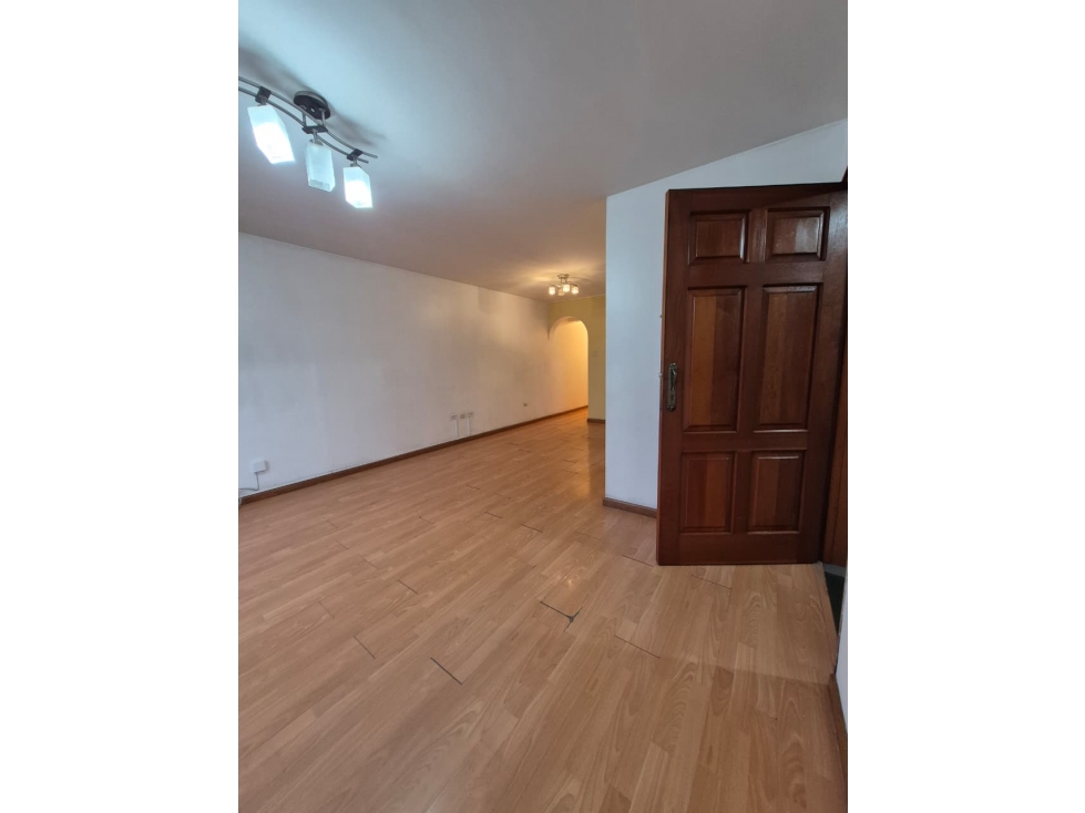 VENTA DE DEPARTAMENTO CON ESTACIONAMIENTO EN SAN BORJA - 3