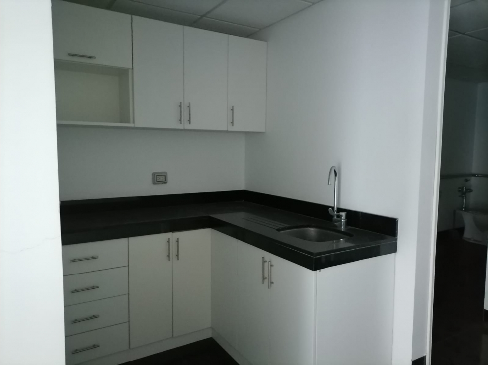 OFICINA DE 125 M2 EN C.E. JAVIER PRADO - SAN ISIDRO - 2