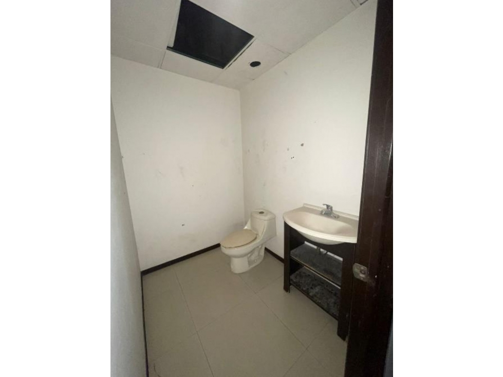 LOCAL 17 EN RENTA PLAZA MORETT, VILLAHERMOSA. - 1
