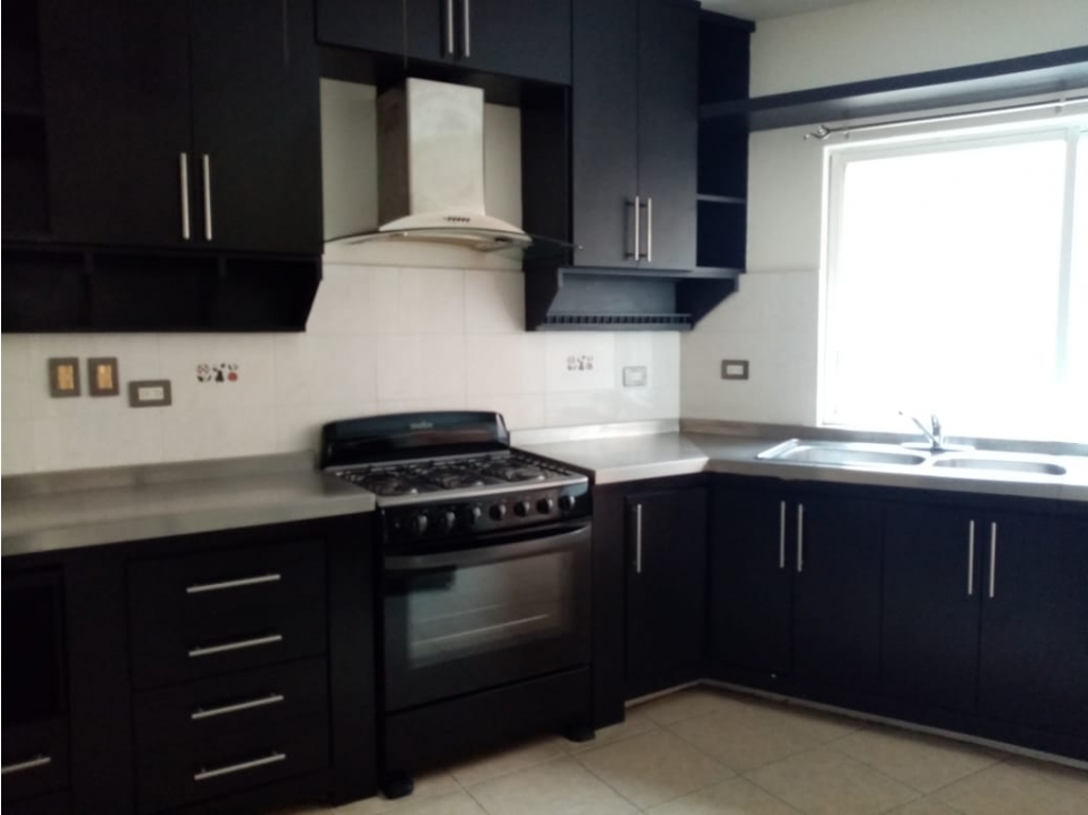 Casa en renta con alberca en privada flamboyanes, Ciudad del Carmen. — foto 3