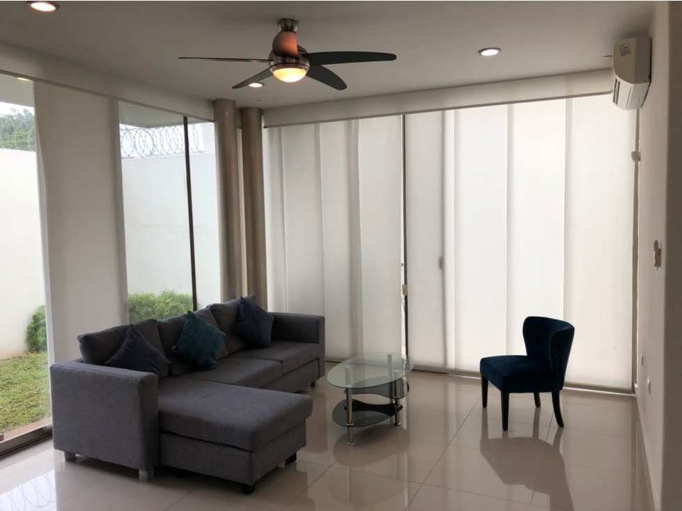 Casa en renta con jardín en residencial azul, Ciudad del Carmen. — foto 4
