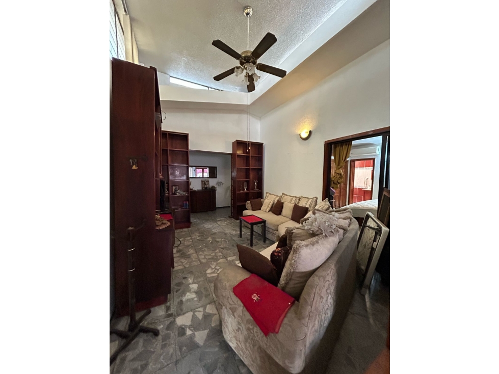 CASA EN VENTA SOBRE BOULEVARD ADOLFO RUIZ CORTINES (VILLAHERMOSA) - 2
