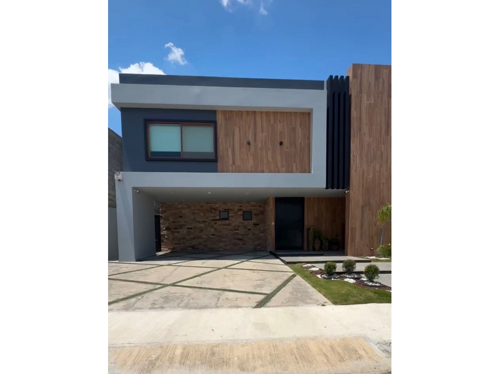 Casa en renta con alberca en Villa Brisa