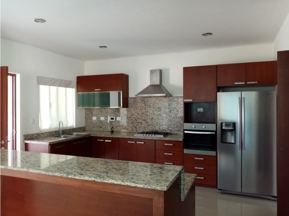 Casa en renta con vista al mar en residencial azul, Ciudad del Carmen - 4