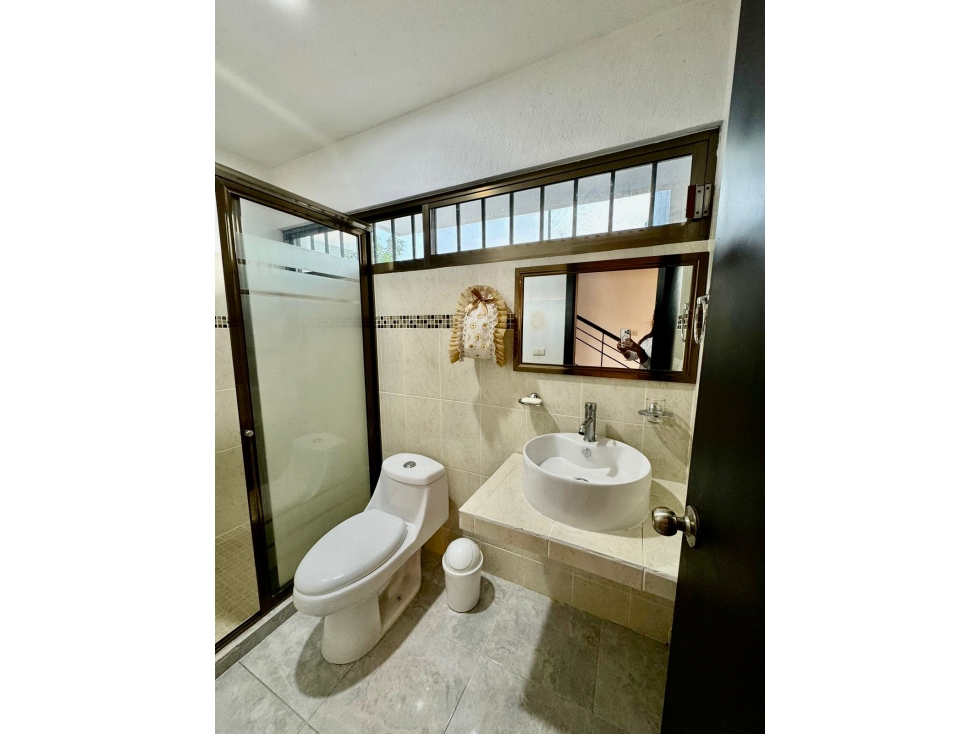 CASA EN VENTA CON TERRENO ADICIONAL, FRACC TENERIFE ANTARA. - 3