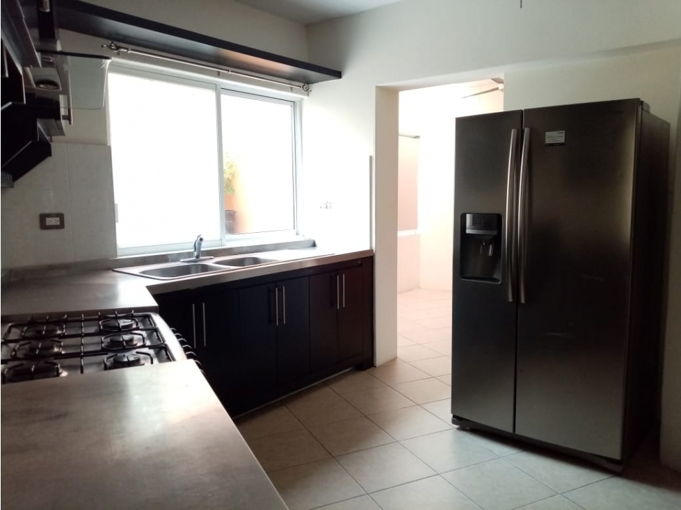 Casa en renta con alberca en privada flamboyanes, Ciudad del Carmen. — foto 4