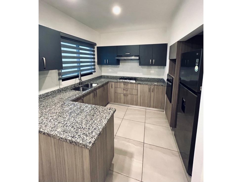 Casa en renta amueblada en fraccionamiento kedros, Villahermosa. — foto 2