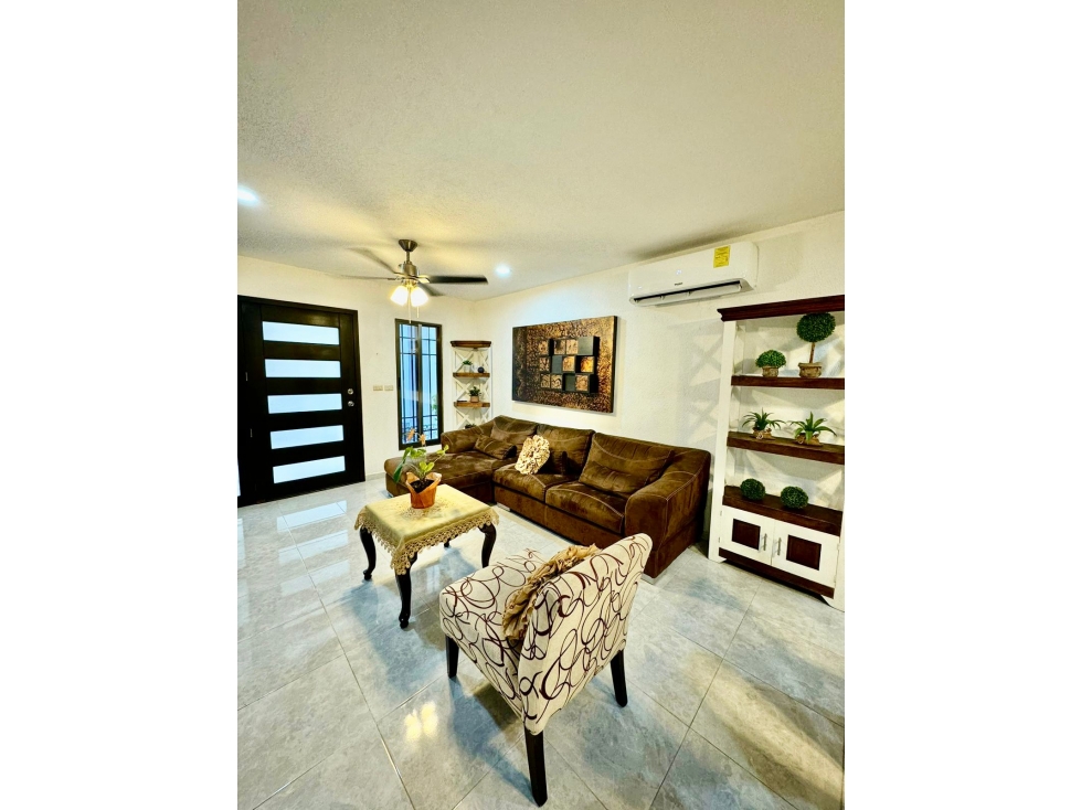 CASA EN VENTA CON TERRENO ADICIONAL, FRACC TENERIFE ANTARA. - 5