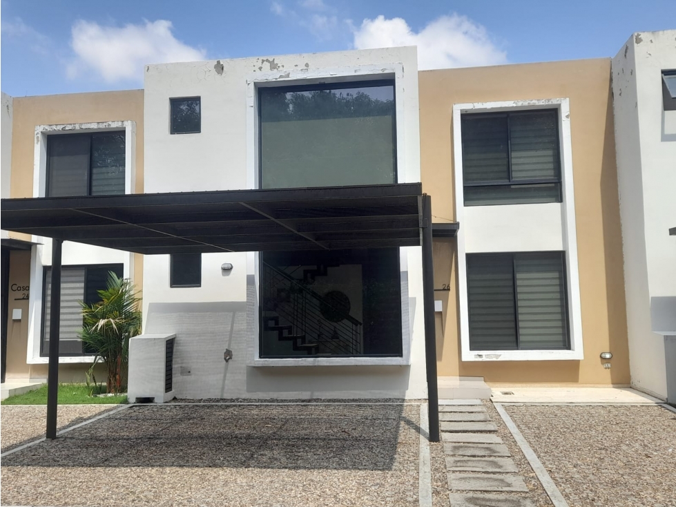 CASA CON PISCINA PRIVADA EN VENTA , RICAURTE C/MARCA