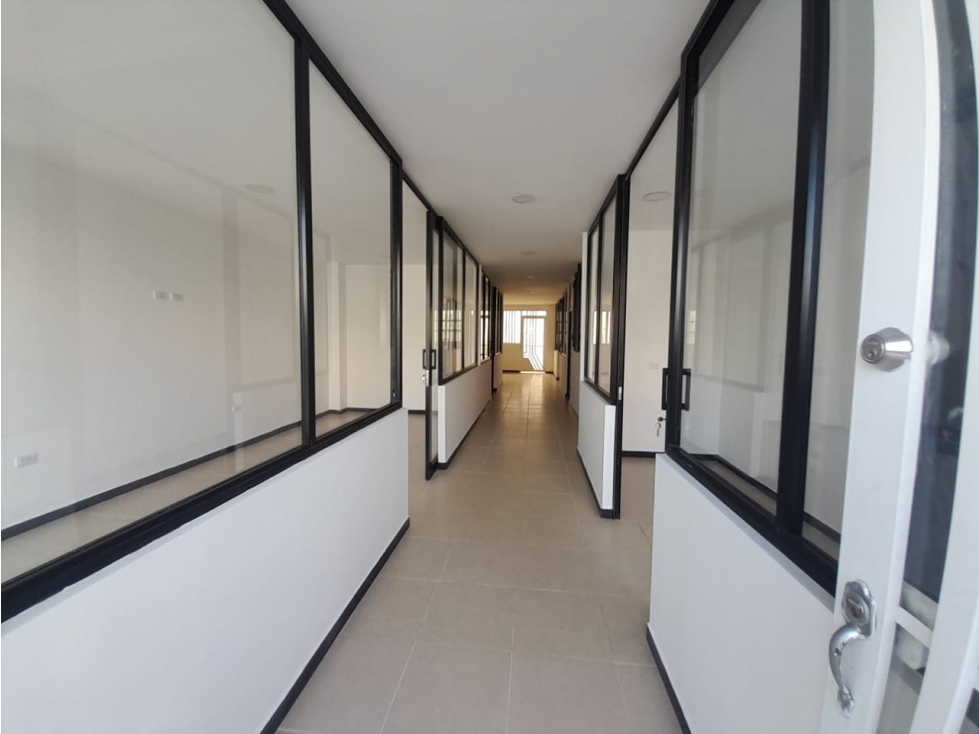 ARRIENDO LOCAL COMERCIAL EN MODELIA SOBRE LA CRR 75. BOGOTA, D.C. — foto 3