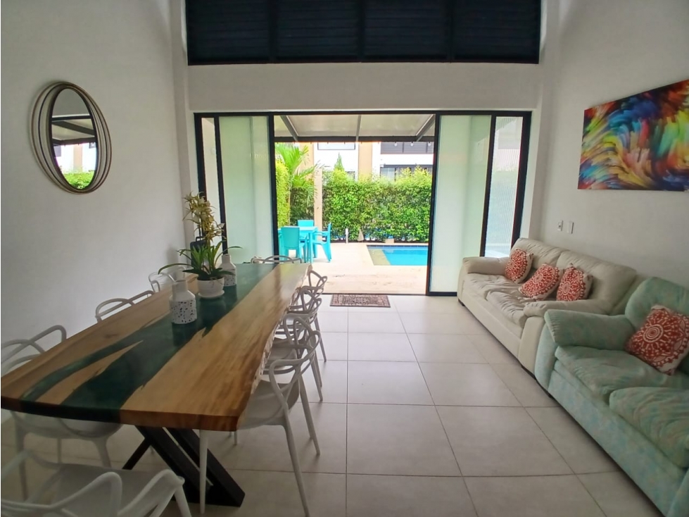 CASA CON PISCINA PRIVADA Y JACUZZI PARA LA VENTA, RICAURTE C/MARCA - 3