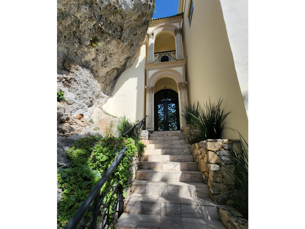 Residencia en Venta Privada Colinas de San Angel - 2