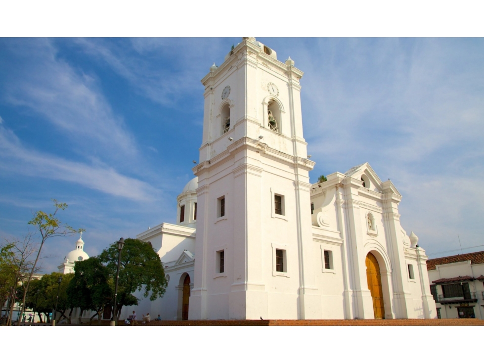 APARTAMENTO CON UBICACION CENTRAL PRIVILEGIADA 005