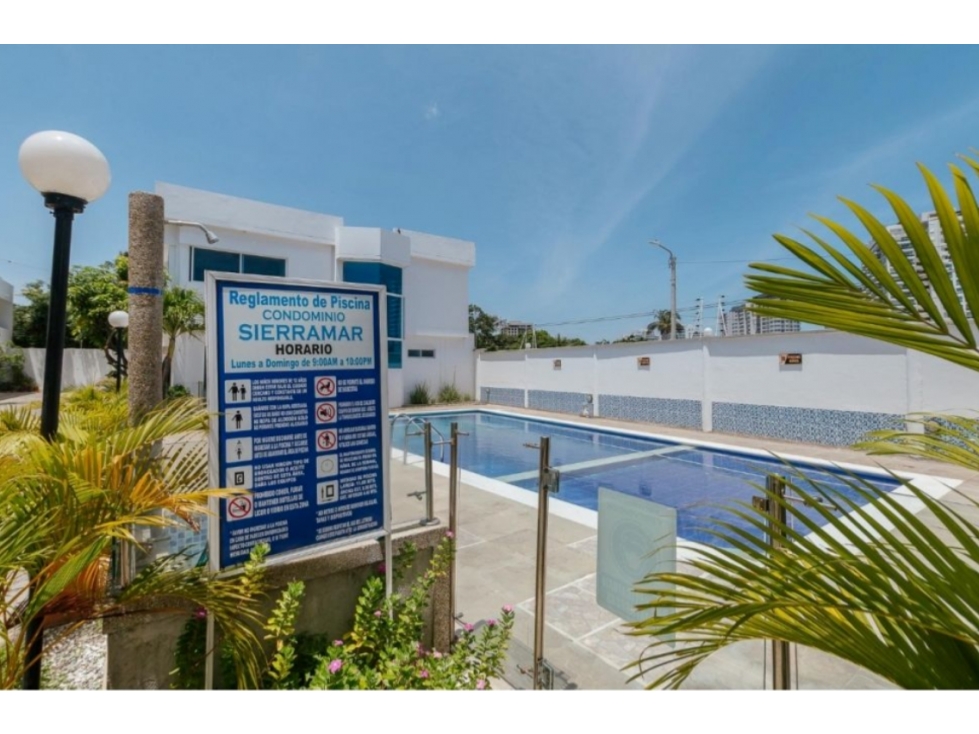 Hermosa Casa en conjunto cerrado en Rodadero Sur - 005 R