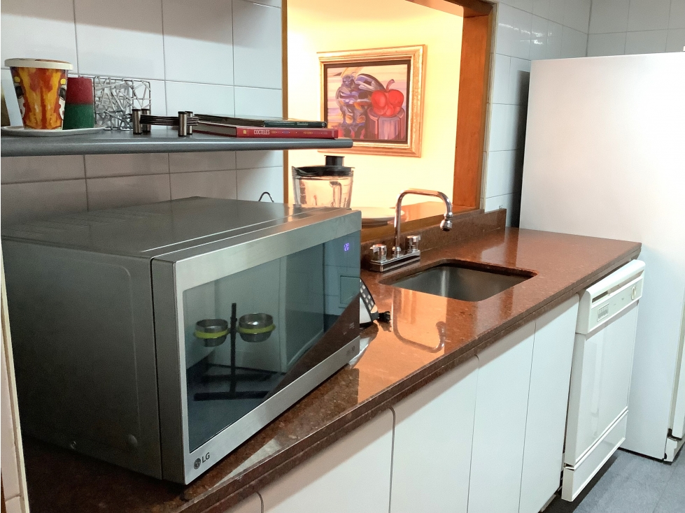 Excelente apartamento en arriendo amoblado en Chico con terraza — foto 6