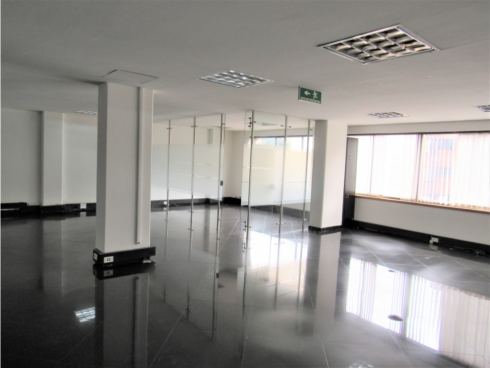 Excelente Oficinas en arriendo en Barrio El Nogal — foto 4