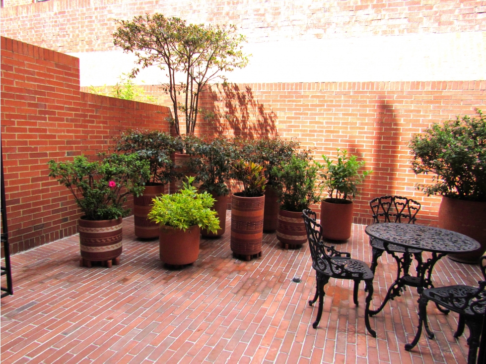 Excelente apartamento en arriendo amoblado en Chico con terraza — foto 2