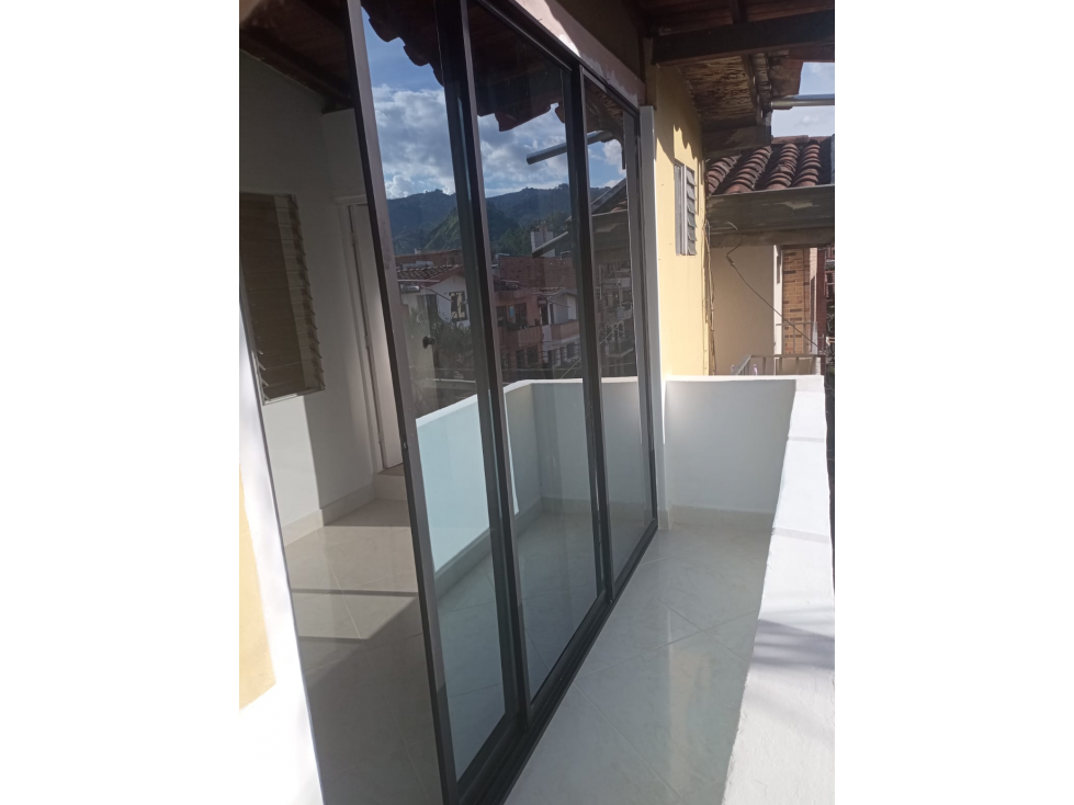 APARTAMENTO EN BELEN LAS MERCEDES - EN ARRIENDO — foto 2