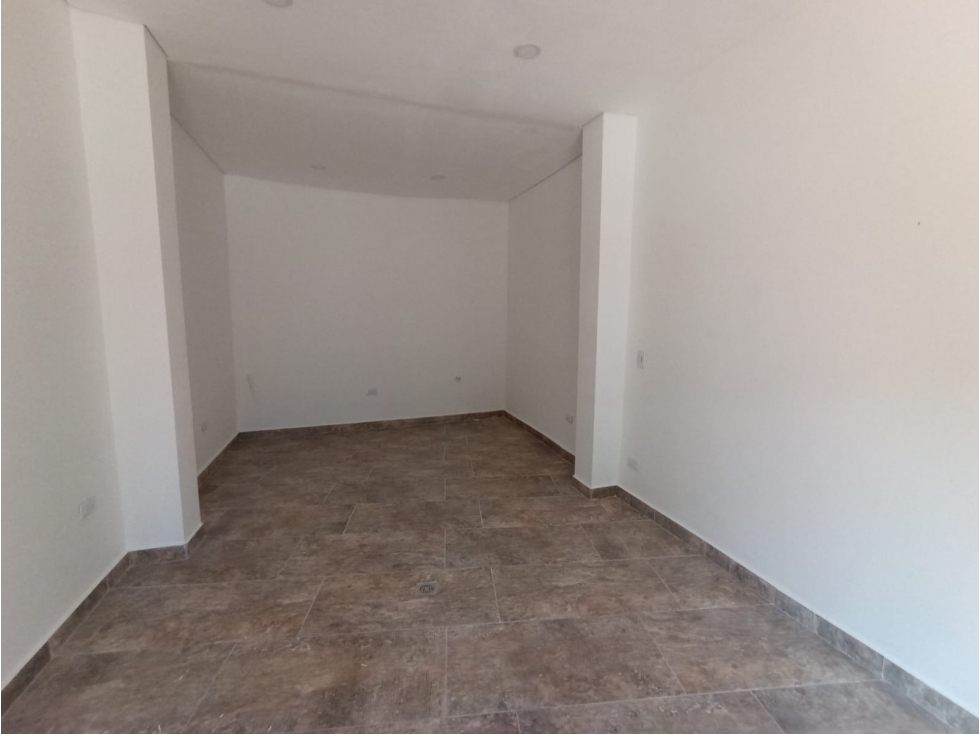 Local En Calasanz - Arriendo — foto 3