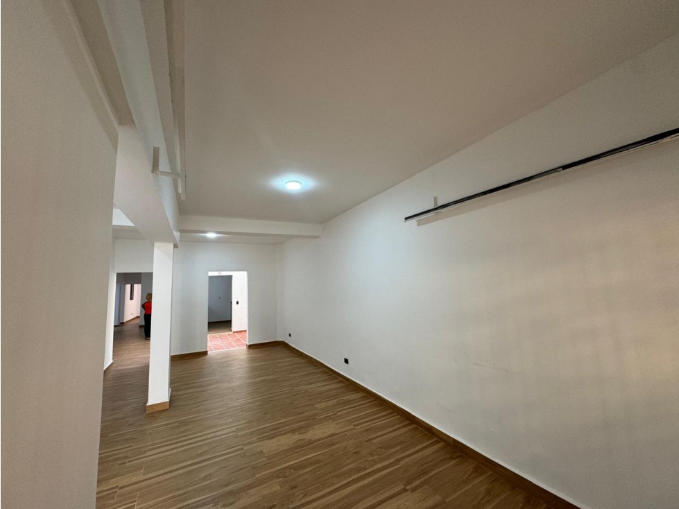 CASA EN SANTA TERESITA - EN VENTA