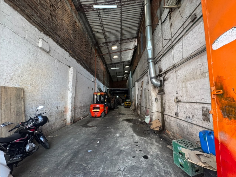 Bodega en Perpetuo Socorro- en arriendo