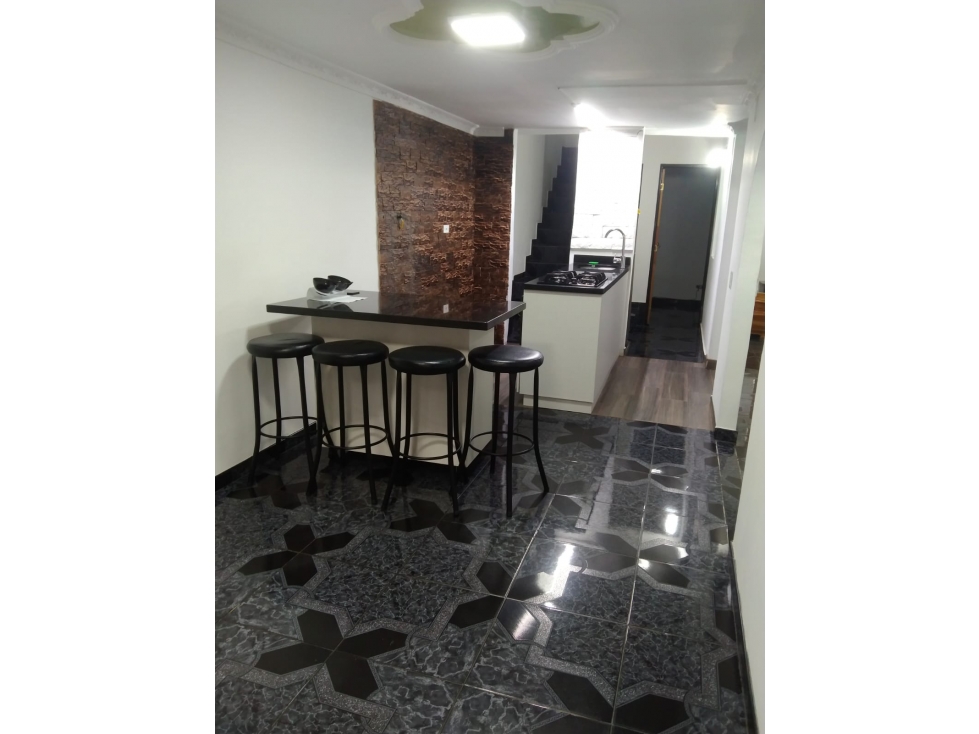 Casa De Tres Niveles En Villas De Comfenalco Bello - Se Vende — foto 3