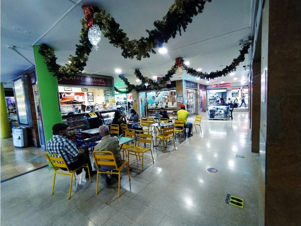 Local En Junín, Centro Comercial - Venta — foto 3
