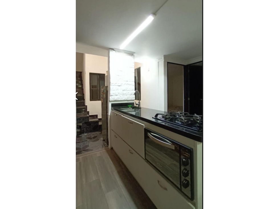 Casa De Tres Niveles En Villas De Comfenalco Bello - Se Vende