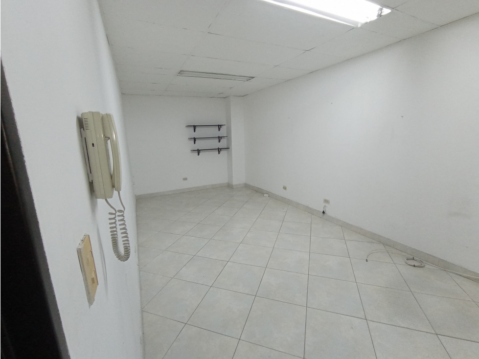 Oficina en Suramericana En Arriendo.