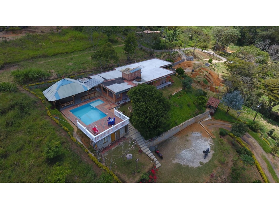 Finca En Copacabana - Se Vende - 1
