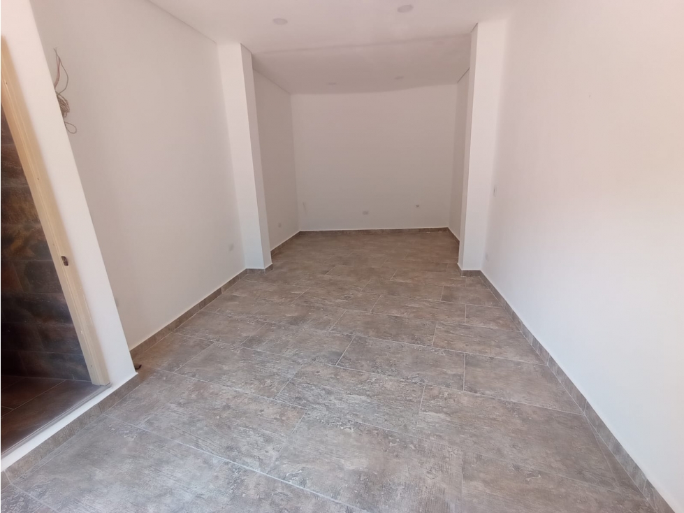 Local En Calasanz - Arriendo