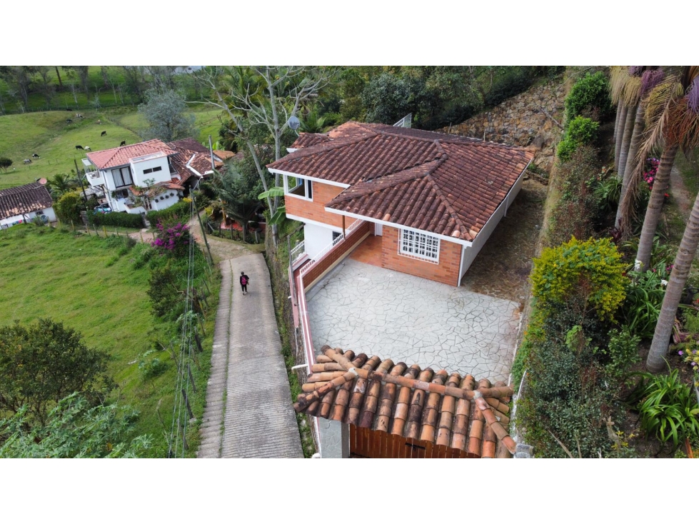 Casa Campestre En Llano Grande - En Venta