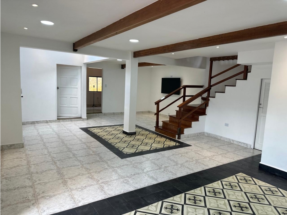 Finca en Santa Elena- En Arriendo y/o Venta — foto 4