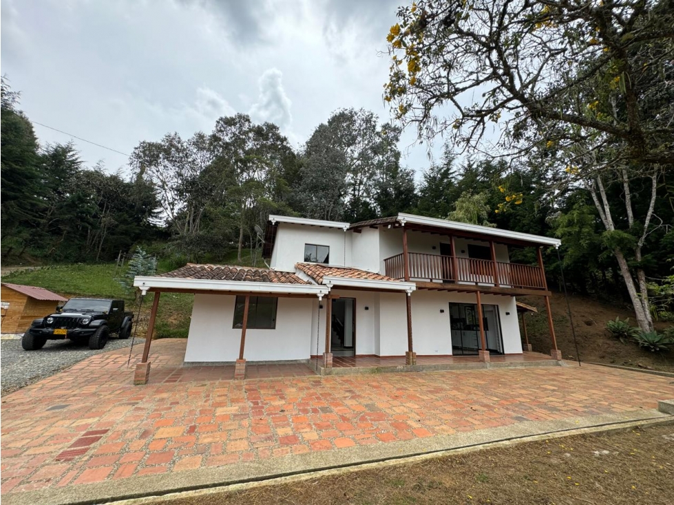Finca en Santa Elena- En Arriendo y/o Venta — foto 2