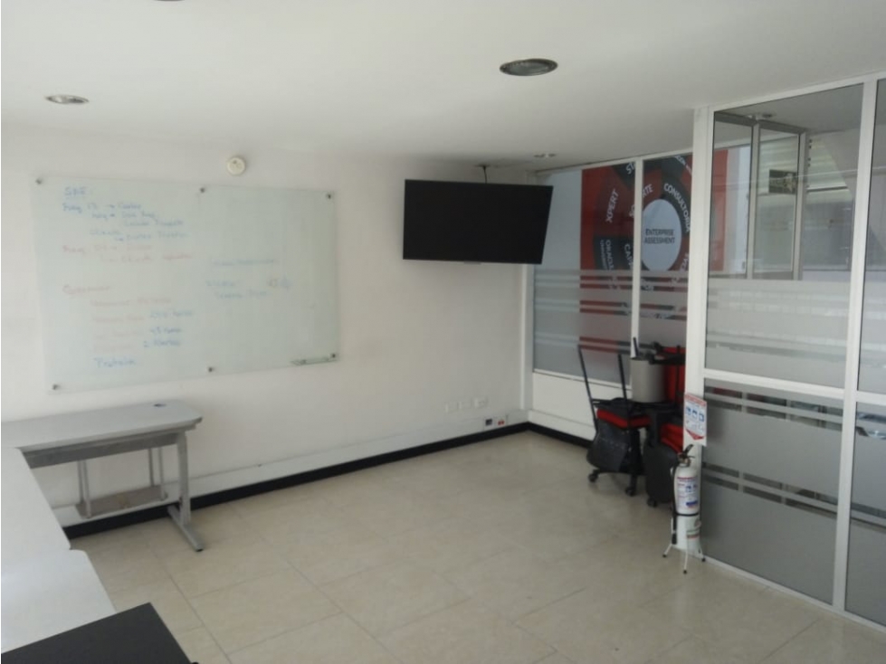 Casa de 4 niveles En Bogotá, Barrios Unidos, La Castellana - Venta
